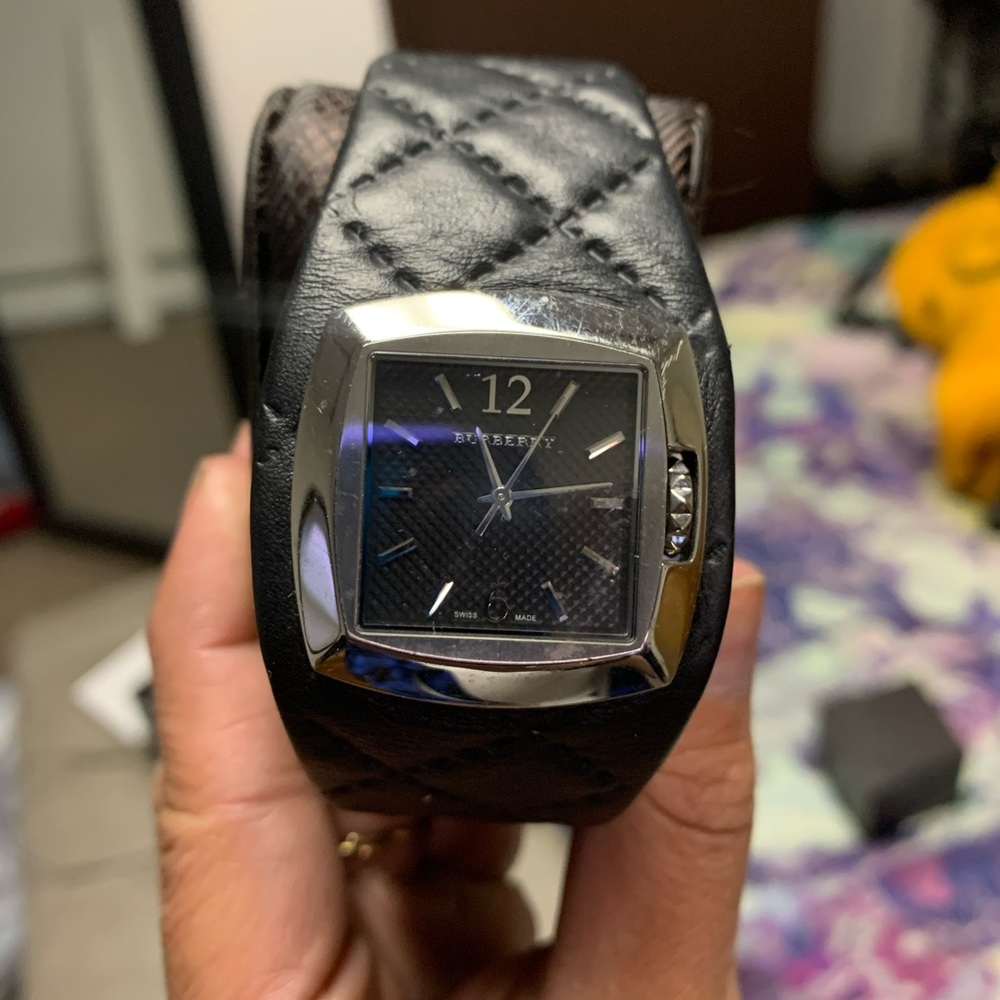 Burberry women’s leather band watch